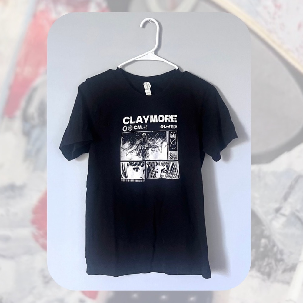 Black & White Anime Claymore Graphic Short Sleeved T-shirt